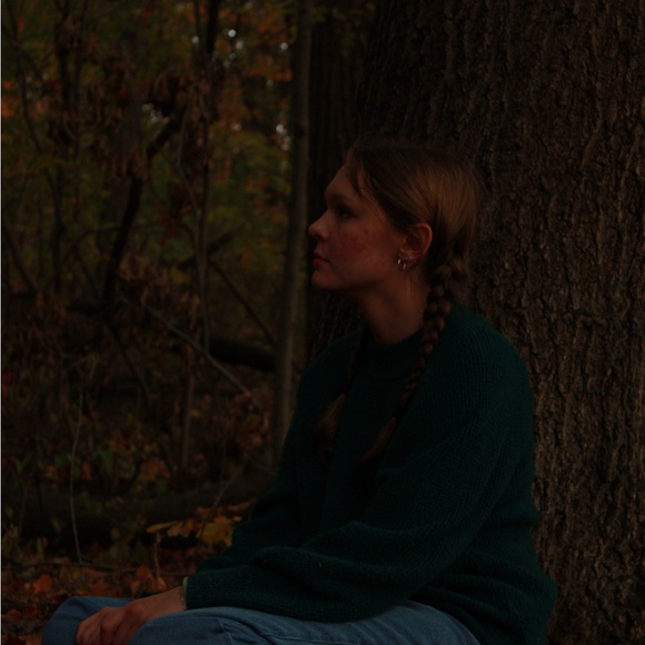 Meet your Posher, Lilly - Picture 3 of 6